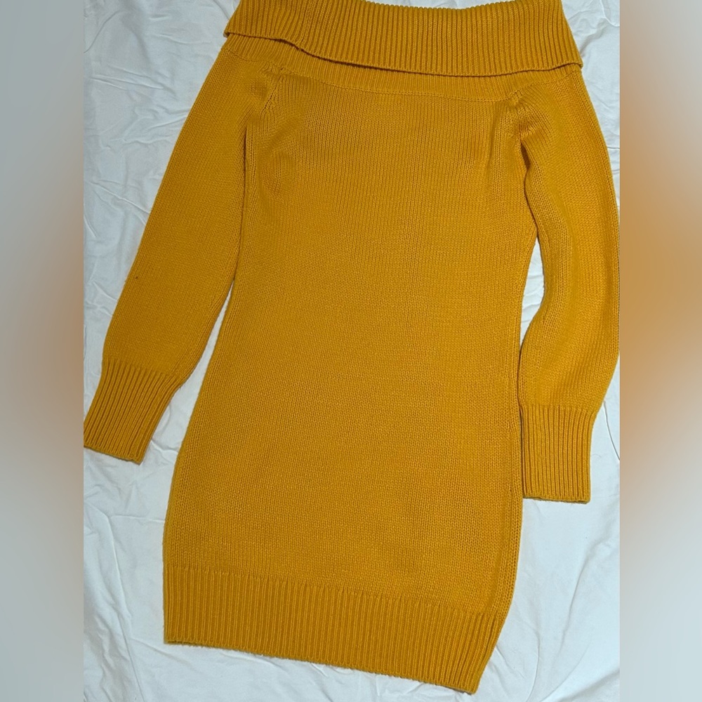 Guess short long sleeve dress